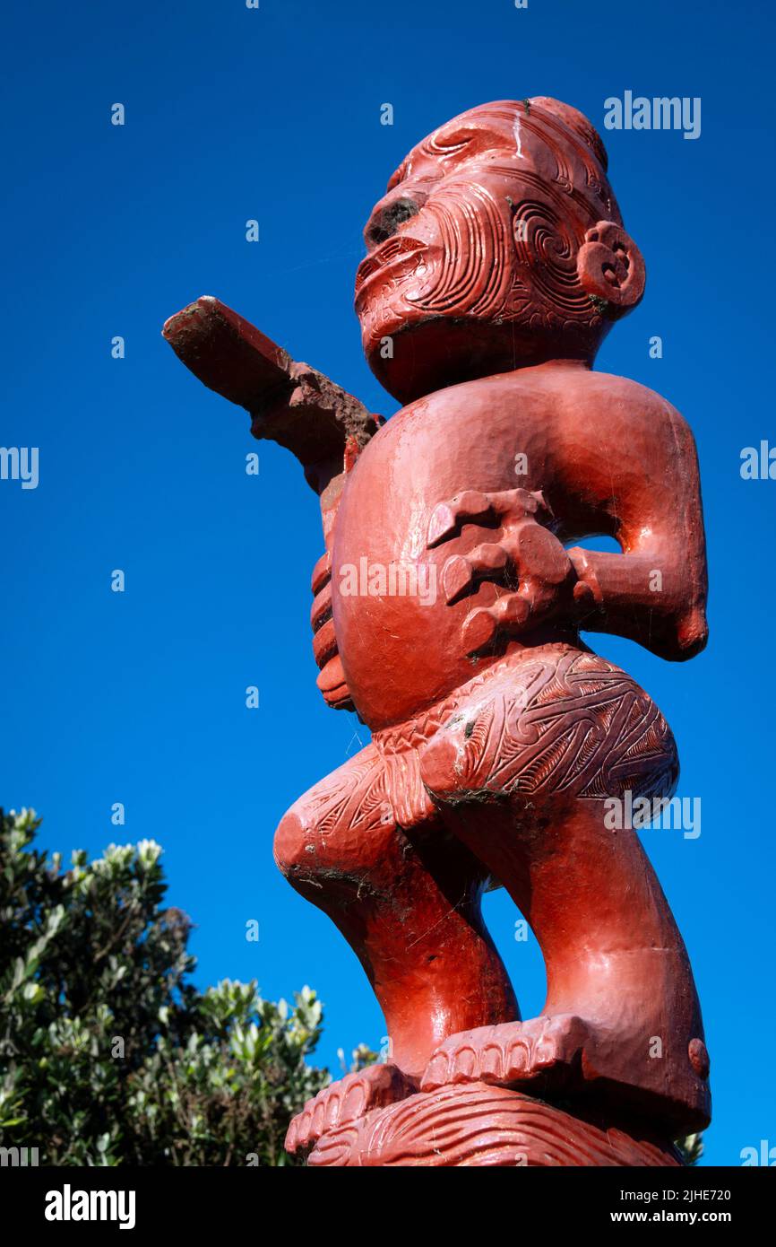 Maori carving, Owhiro Bay, Wellington, North Island, New Zealand Stock Photo