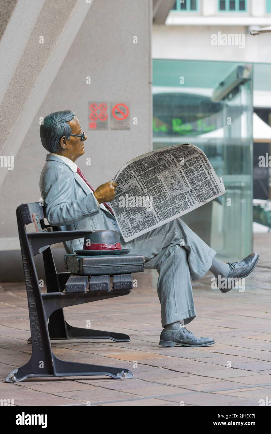 The sculpture 'Waiting' by J Seward Johnson JR. in 1988 is located in Australia Square, Sydney, New South Wales, Australia Stock Photo