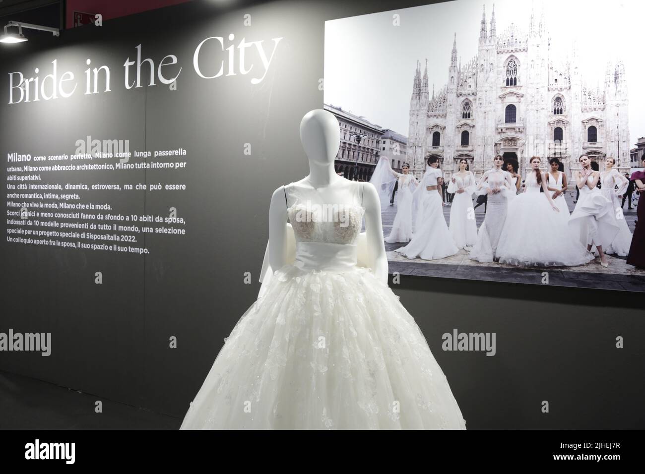 SI Sposaitalia fashion fair, Milano: bridal white dresses shown in  exposition at Si Sposa collezioni inside the famour fair in Milano, italy  Stock Photo - Alamy