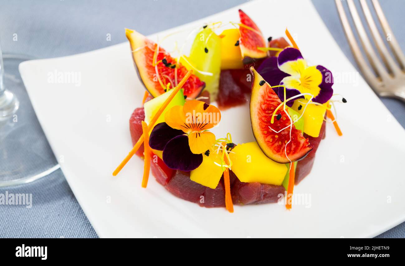 Raw tuna tartare Stock Photo Alamy