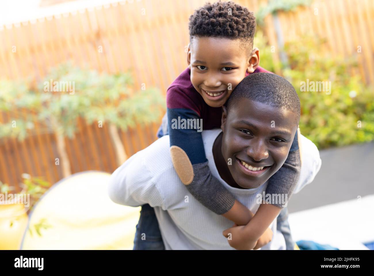 Smiling african american boy hi-res stock photography and images - Alamy