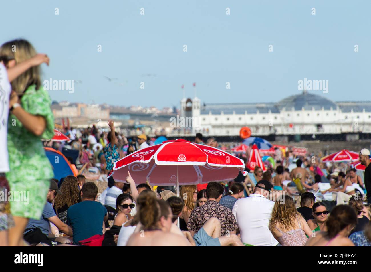 Brighton beach crowded as people try to beat the Heatwave 2022 Stock Photo