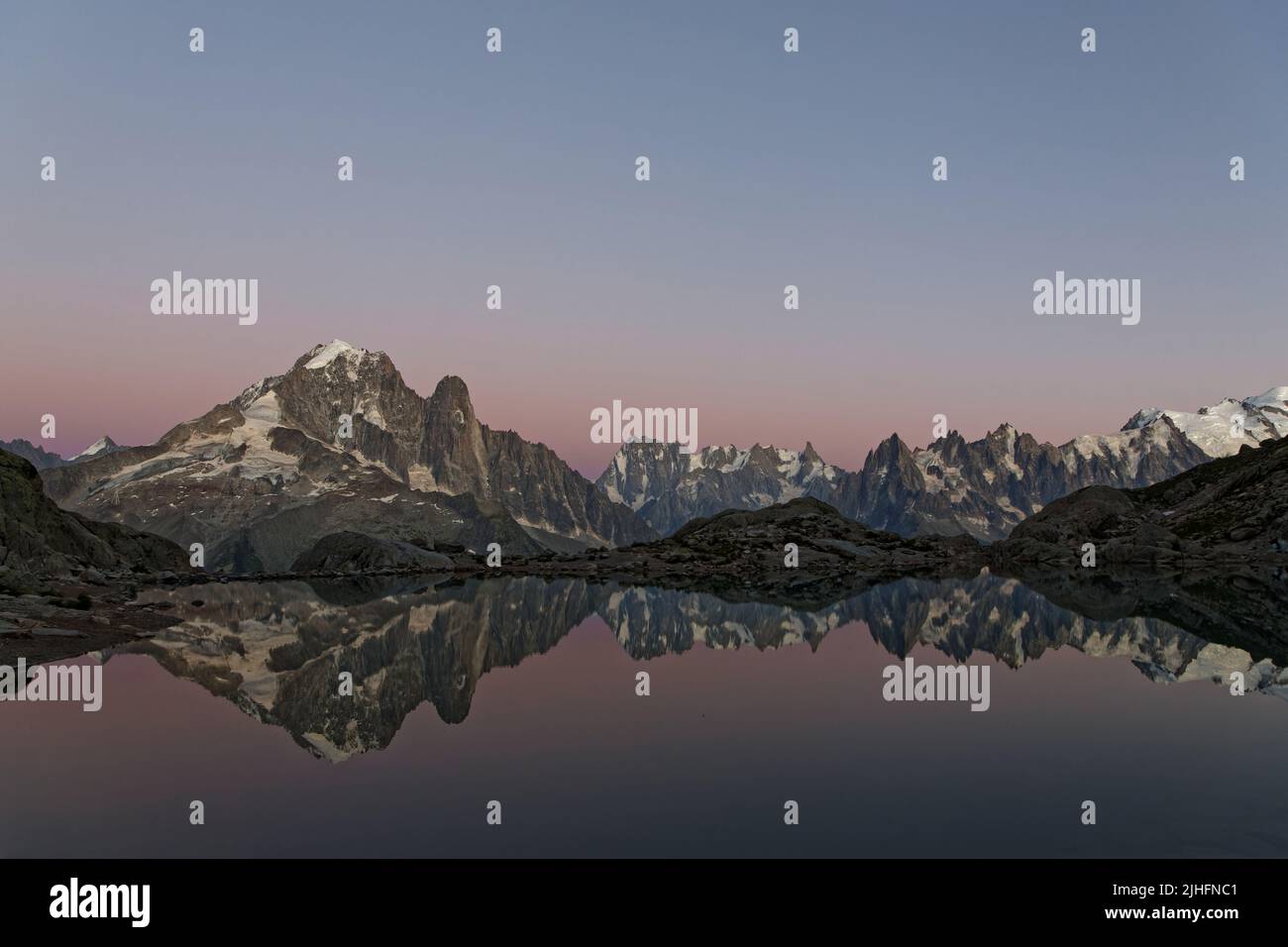 Mont blanc mountain range hi-res stock photography and images - Alamy