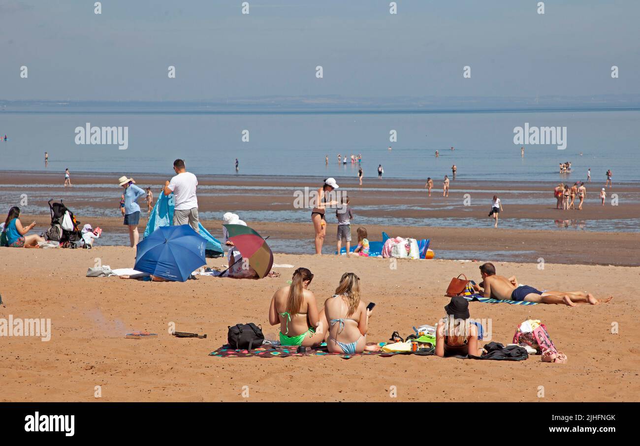 Portobello Beach, Edinburgh, Scotland. 18th July 2022. Temperature