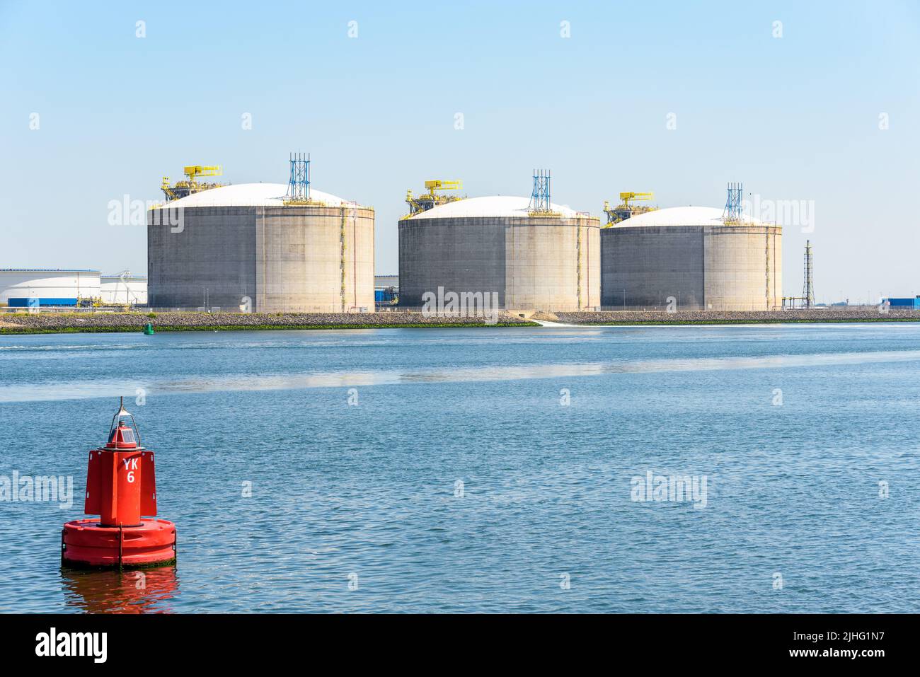 Lng terminal hi-res stock photography and images - Alamy