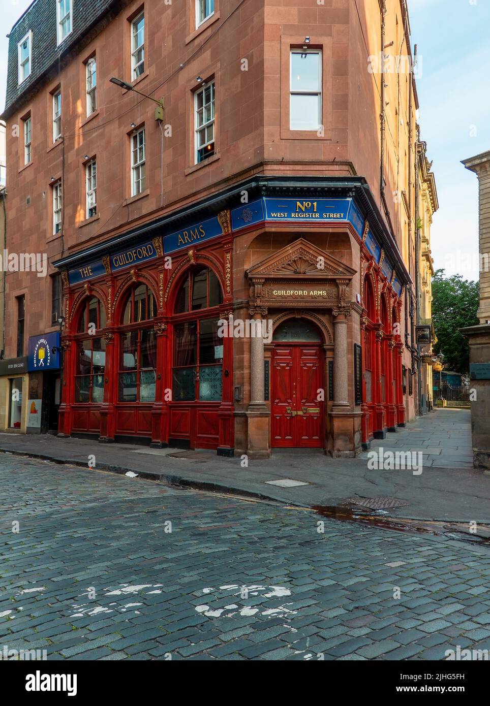 Guildford Arms Bar is a long established business in the city centre of Edinburgh, Scotland Stock Photo