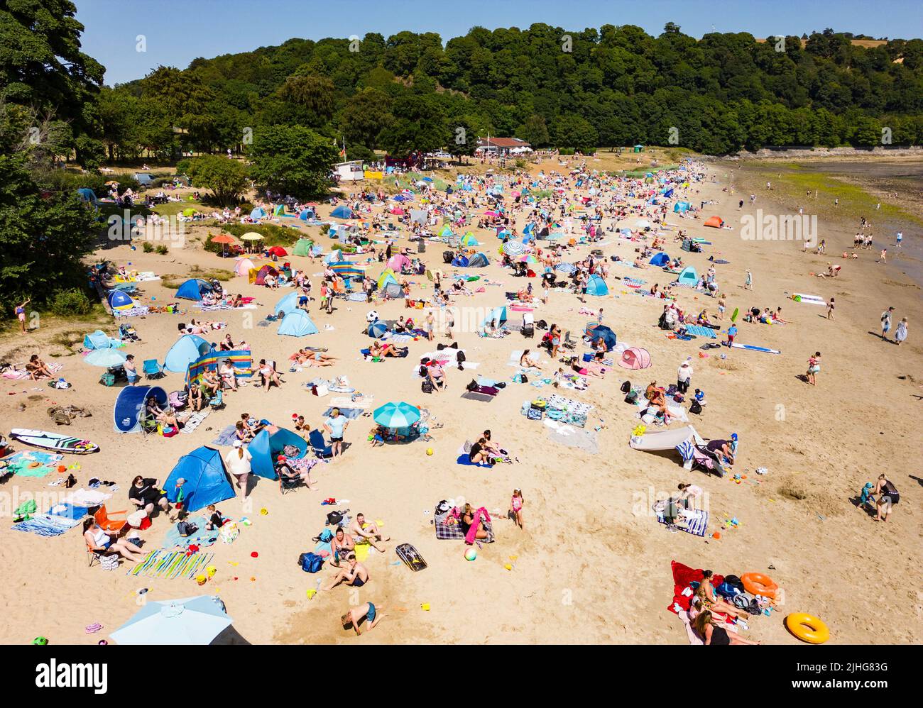 Edinburgh Scotland UK 18 July 2022 Very Hot Weather In Scotland edinburgh-scotland-uk-18-july-2022-very-hot-weather-in-scotland