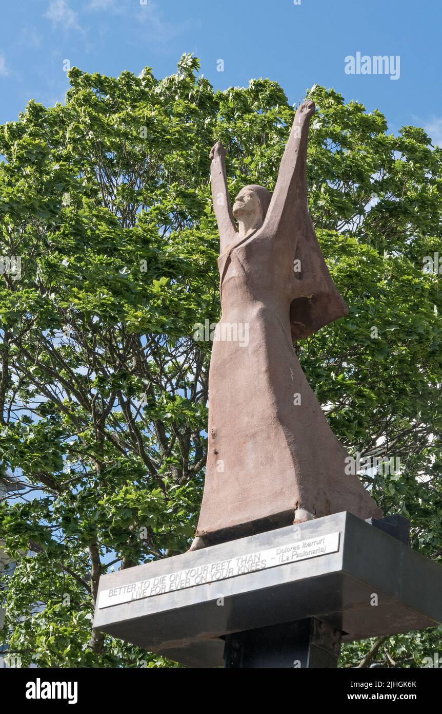 Statue of La Pasionara -Dolores Ibárrui - in Glasgow Stock Photo