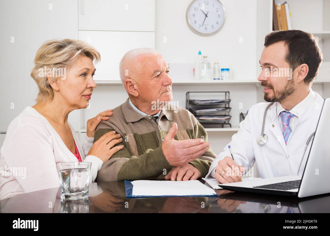 Couple diagnostics hi-res stock photography and images - Alamy