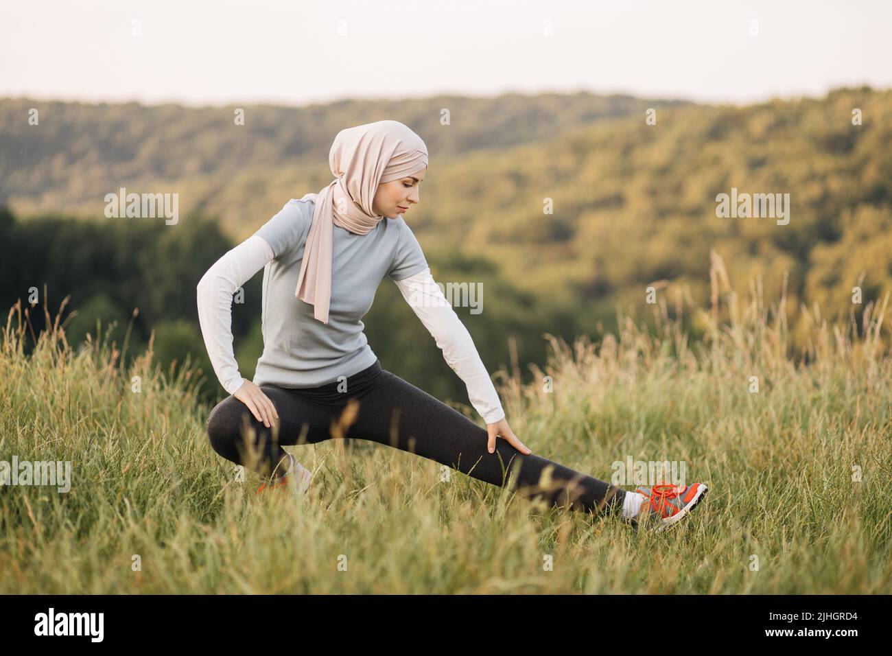 Hijab hot sale sporty outfit