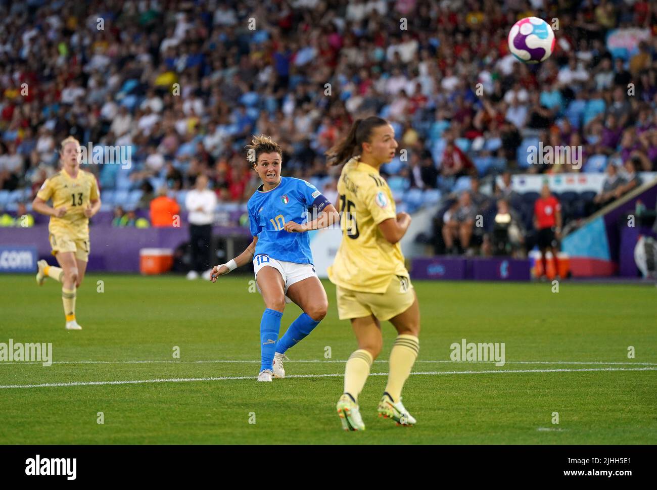 Italy's Cristiana Girelli shoots during the UEFA Women's Euro 2022 Group D match at the Manchester City Academy Stadium, Manchester. Picture date: Monday July 18, 2022. Stock Photo