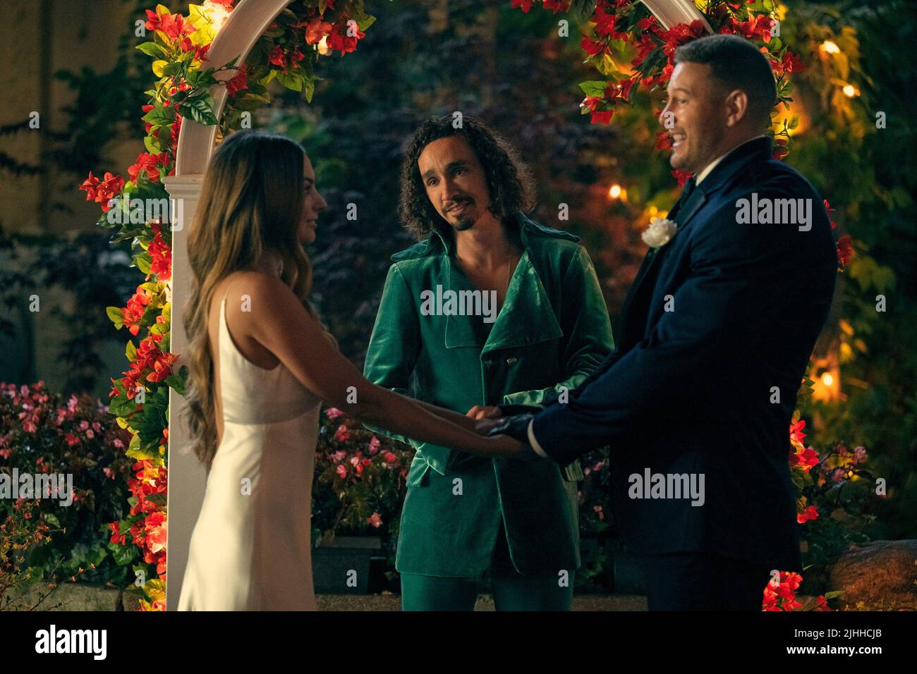 THE UMBRELLA ACADEMY, from left: Genesis Rodriguez, Robert Sheehan, Tom