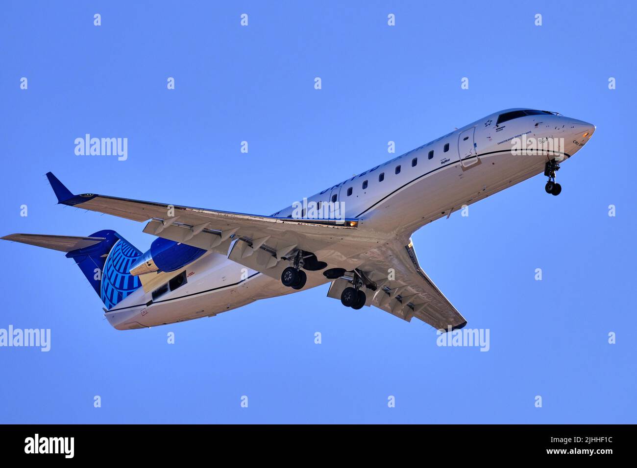 Palm Springs, CA, USA. 5th Feb, 2021. A United Airlines CRJ2 landing at Palm Springs International Airport (Credit Image: © Ian L. Sitren/ZUMA Press Wire) Stock Photo
