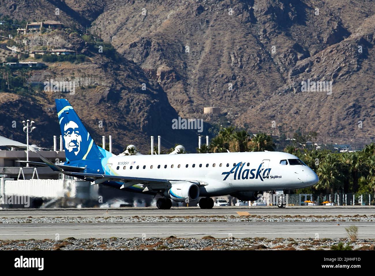 Palm Springs, CA, USA. 10th July, 2022. An Alaska Airlines Embraer