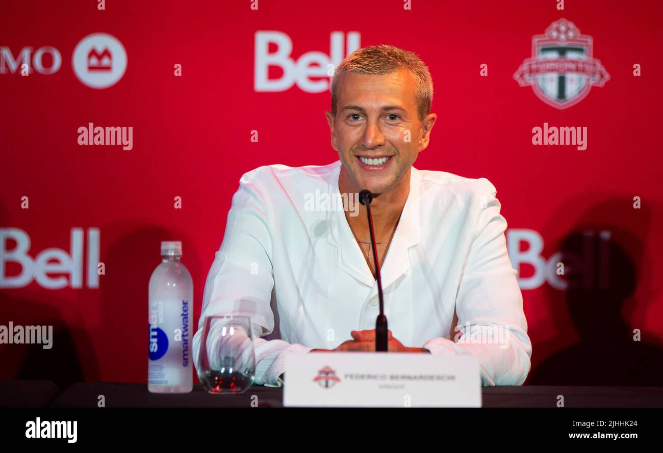 TORONTO, July 19, 2022 (Xinhua) -- Federico Bernardeschi of Toronto FC speaks during a press conference in Toronto, Canada, on July 18, 2022. The Major League Soccer team Toronto FC held a press conference on Monday to introduce its lastest 28-year-old Italian former Juventus winger Federico Bernardeschi. (Photo by Zou Zheng/Xinhua) Stock Photo