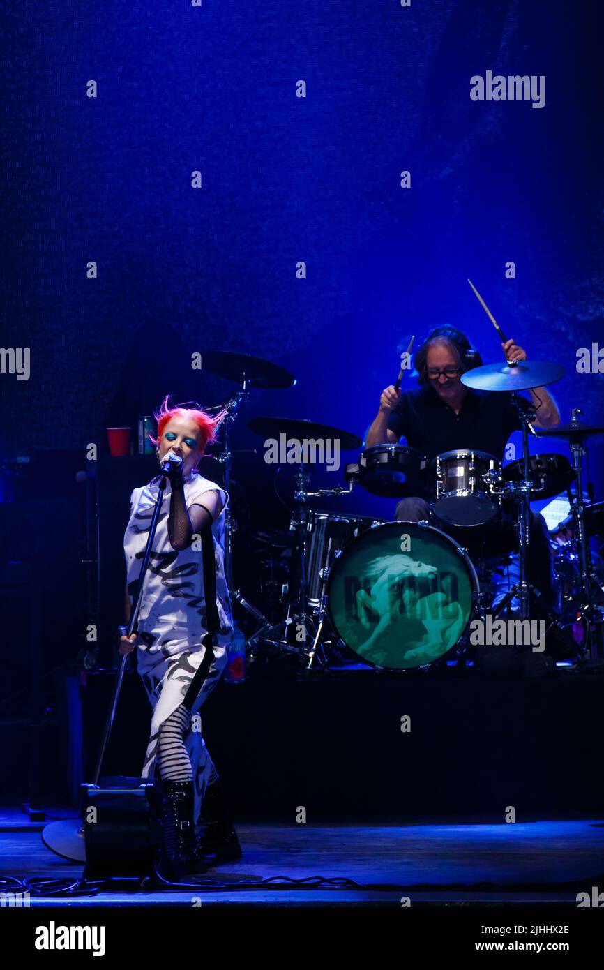 Shirley Manson, lead singer and producer/drummer Butch Vig of