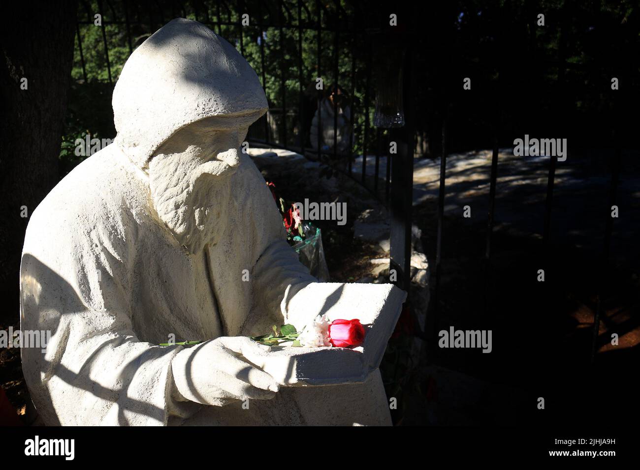 Saint charbel lebanon annaya hi-res stock photography and images ..., حجم الصورة 1300x956
