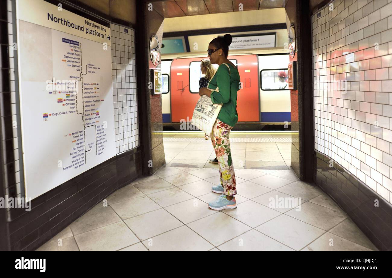 London, England, UK. London Underground - woman looking at the Norther ...