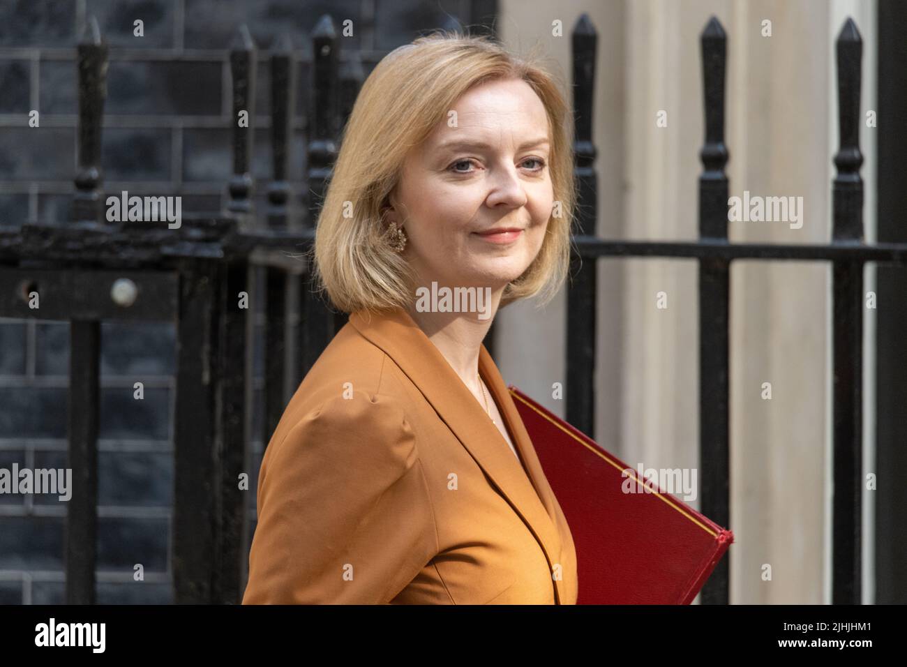 London, UK. 19th July, 2022. Liz Truss, Foreign Secretary, arrives at Boris Johnson's last scheduled cabinet meeting at 10 Downing Street London. Credit: Ian Davidson/Alamy Live News Stock Photo