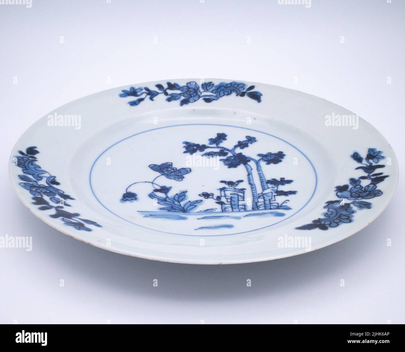 Antique Chinese Blue & White Export Porcelain Dish Plate With Floral Decoration Stock Photo