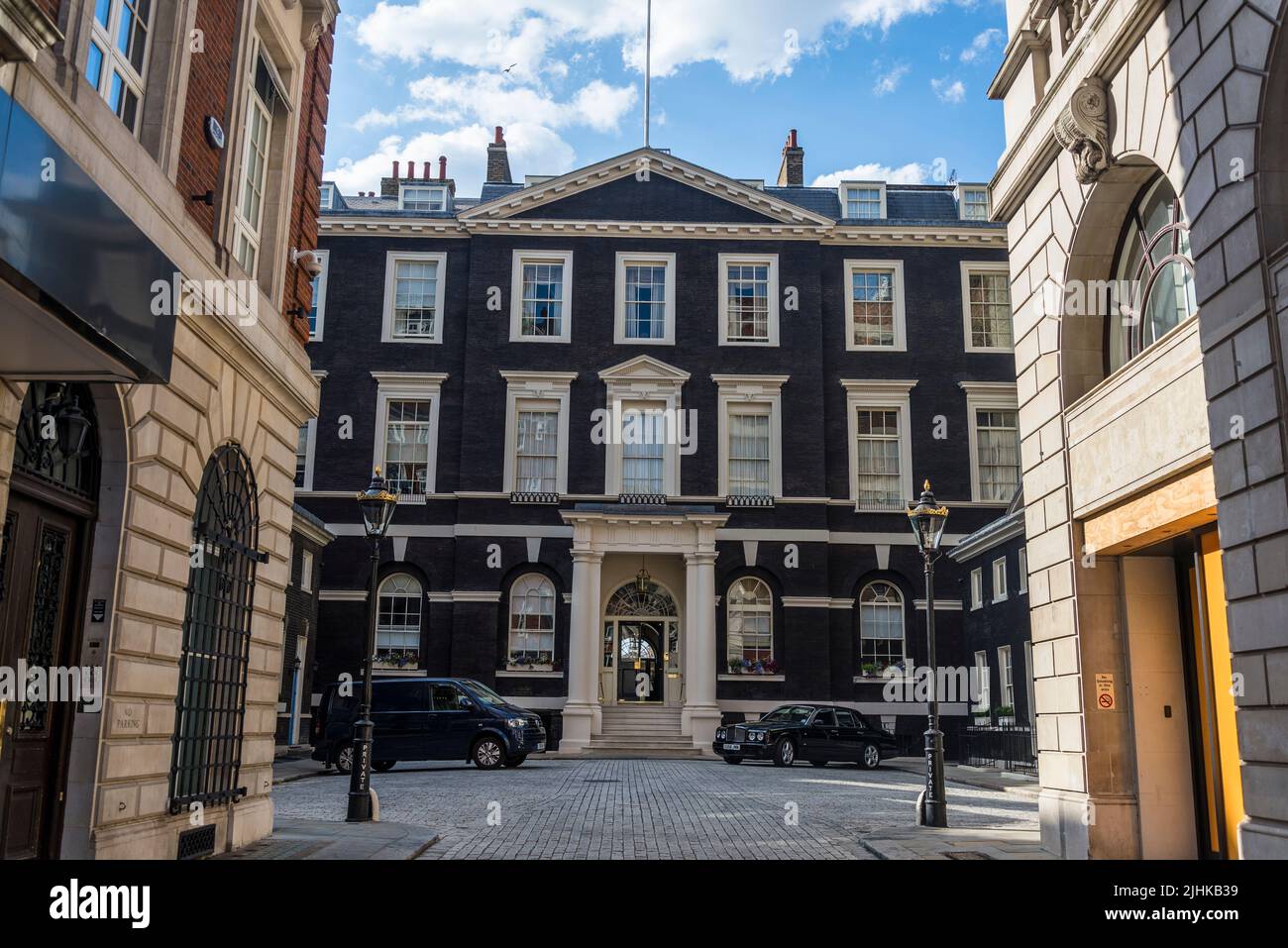 Elegant Georgian house on  Piccadilly, London, England, UK Stock Photo