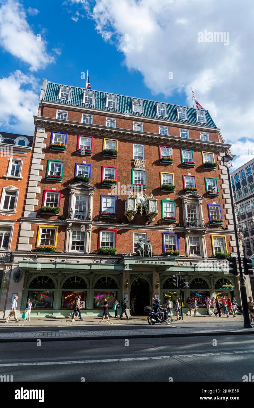 Fortnum & Mason store, 18th-century department store known for its gourmet groceries including tea and posh preserves, Piccadilly, London, England, UK Stock Photo