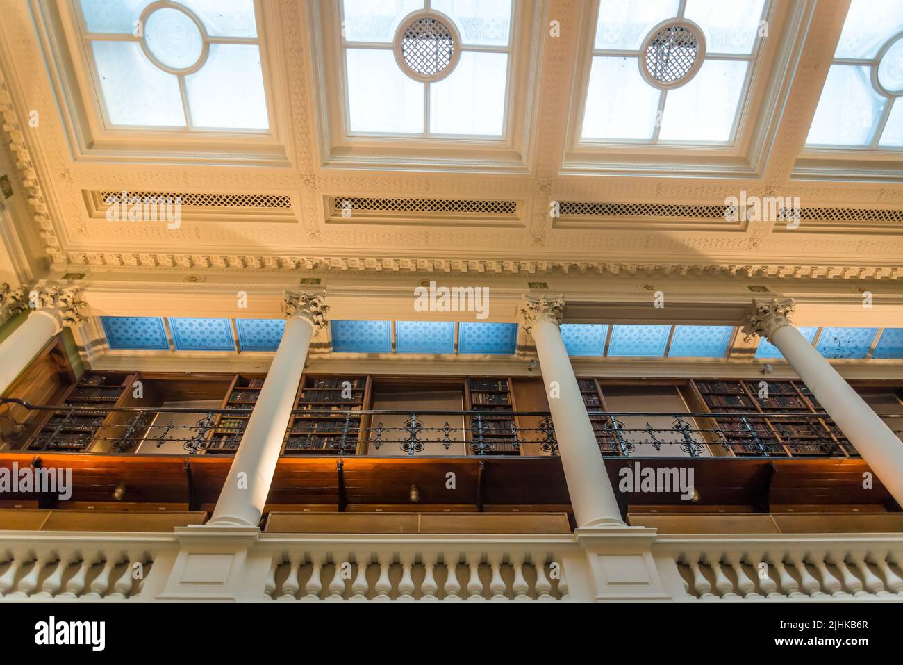 Library of the Linnean Society of London, the world’s oldest active society devoted to natural history. Founded in 1788 by Sir James Edward Smith, Bur Stock Photo