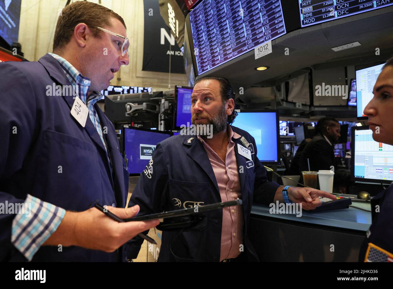 Traders work on the floor of the New York Stock Exchange (NYSE) in New York City, U.S., July 19, 2022.  REUTERS/Brendan McDermid Stock Photo