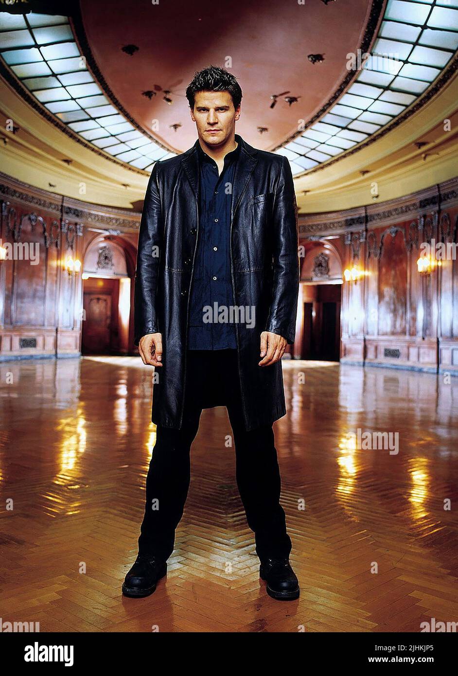 DAVID BOREANAZ, ANGEL SEASON 2, 2000 Stock Photo Alamy