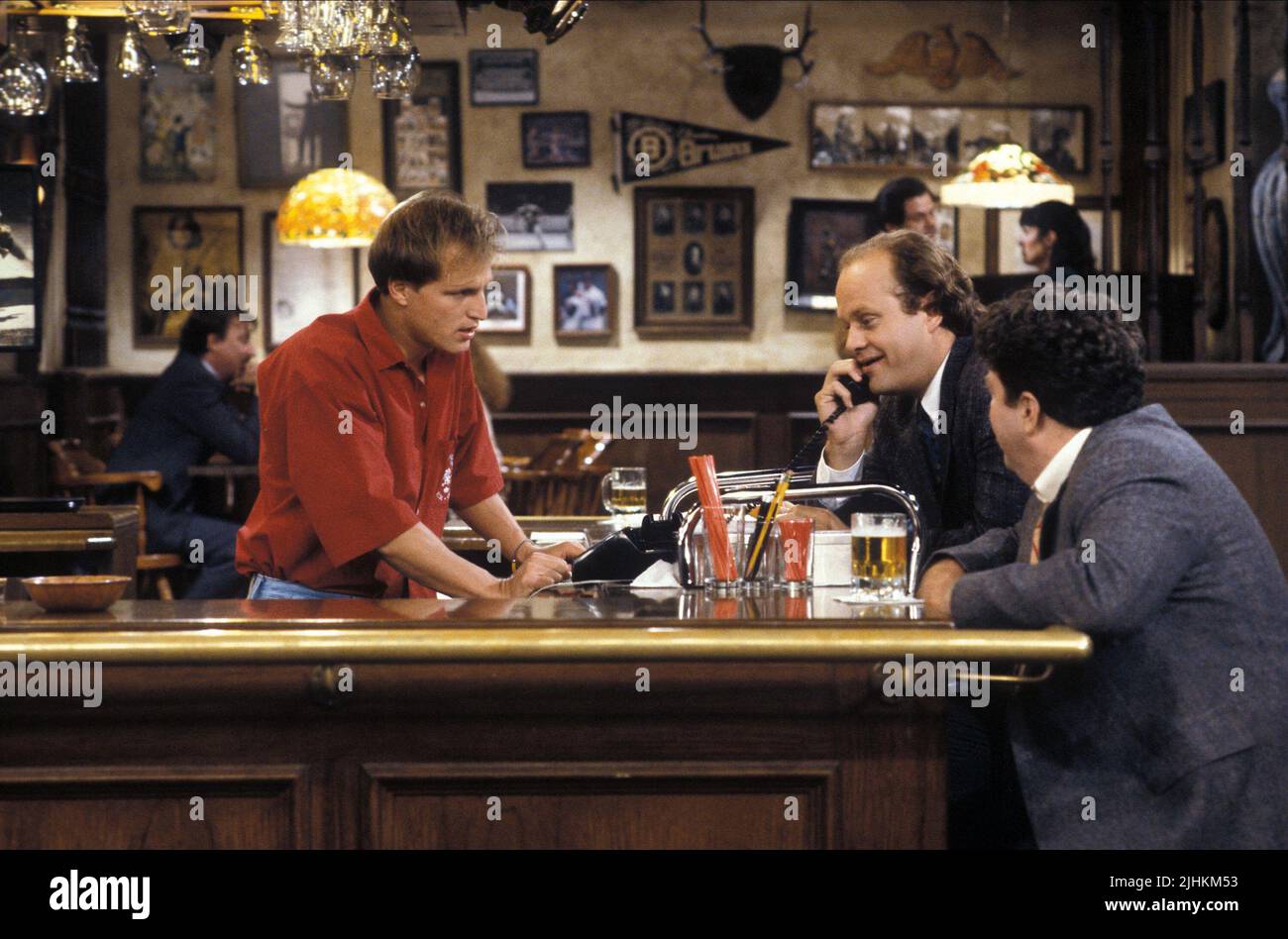 WOODY HARRELSON, KELSEY GRAMMER, WENDT, CHEERS, 1982 Stock Photo