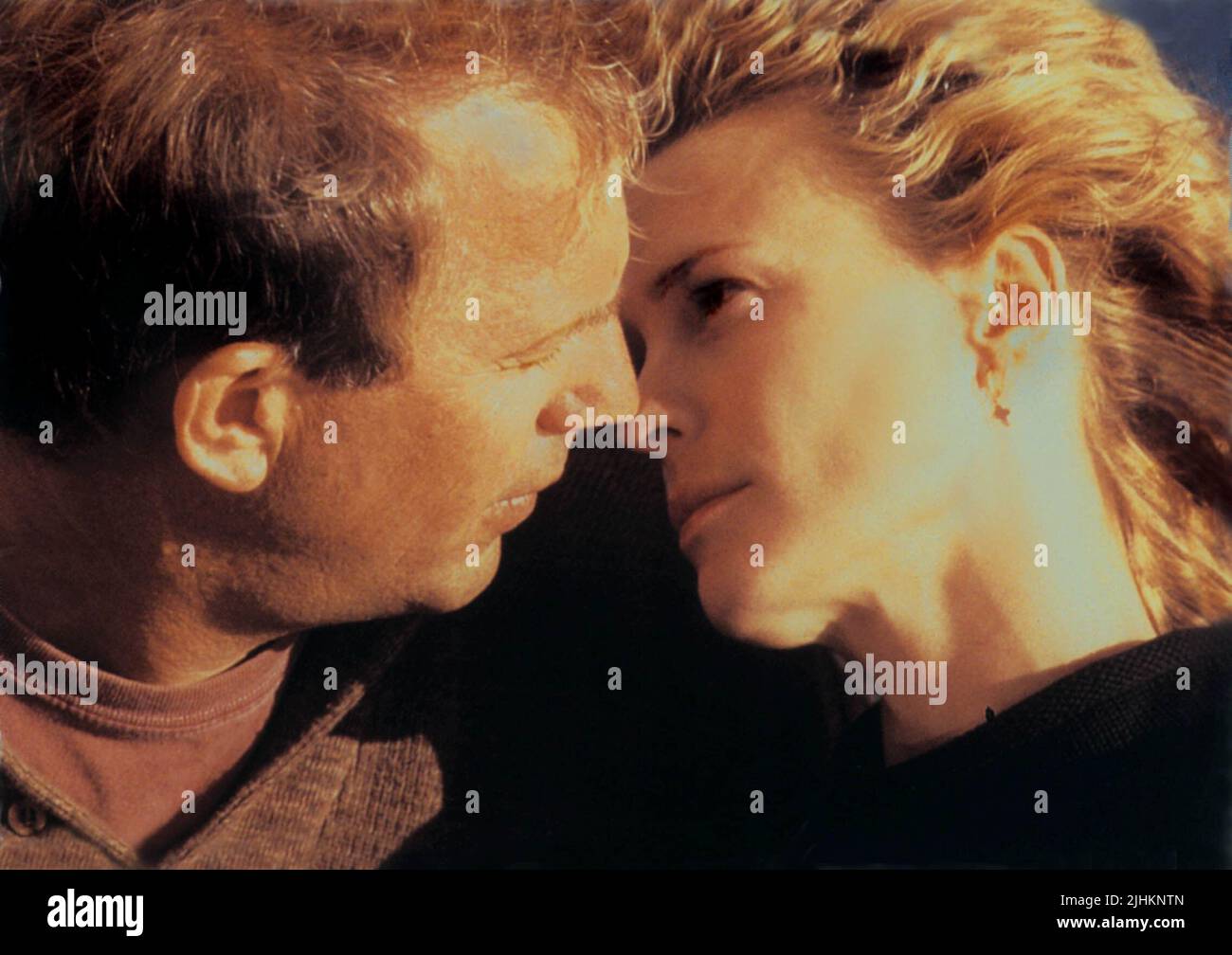 KEVIN COSTNER, ROBIN WRIGHT, MESSAGE IN A BOTTLE, 1999 Stock Photo