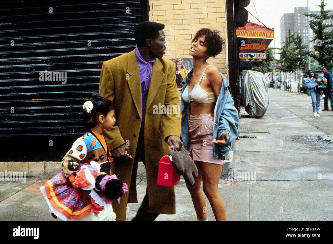 WESLEY SNIPES, VERONICA WEBB, JUNGLE FEVER, 1991 Stock Photo Alamy