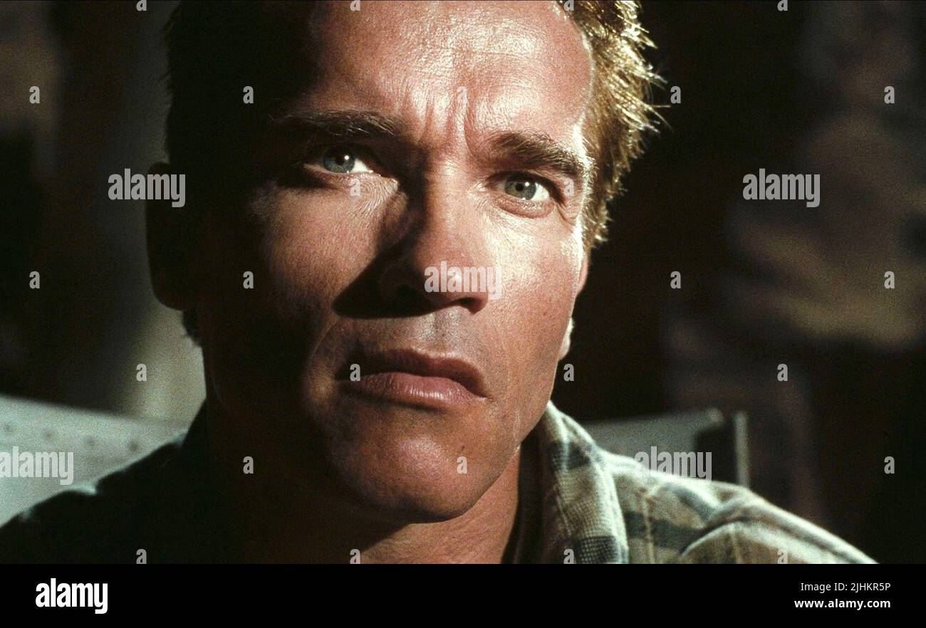 ARNOLD SCHWARZENEGGER, TOTAL RECALL, 1990 Stock Photo - Alamy