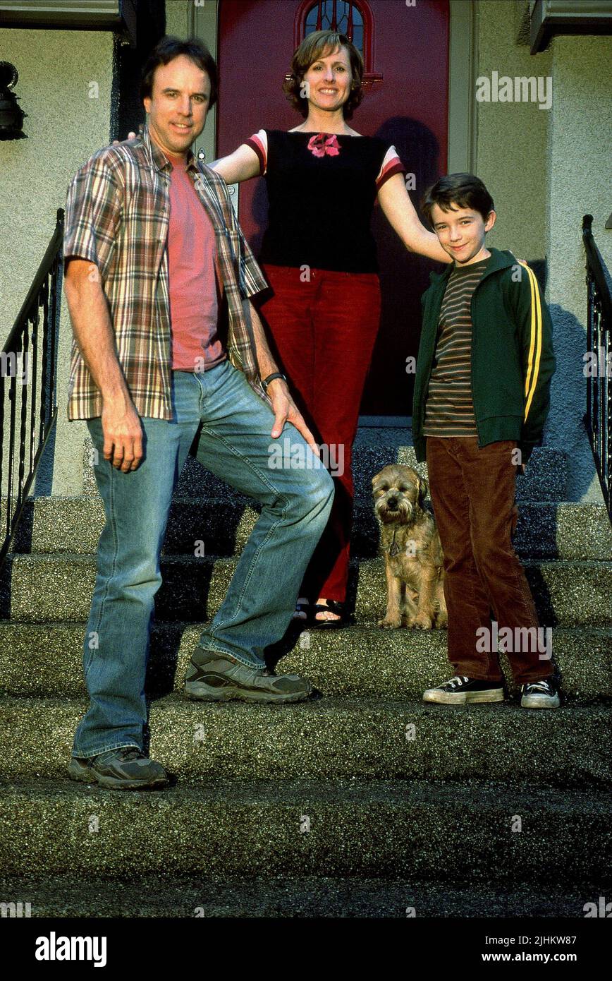 KEVIN NEALON, MOLLY SHANNON, HUBBLE, LIAM AIKEN, GOOD BOY!, 2003 Stock Photo