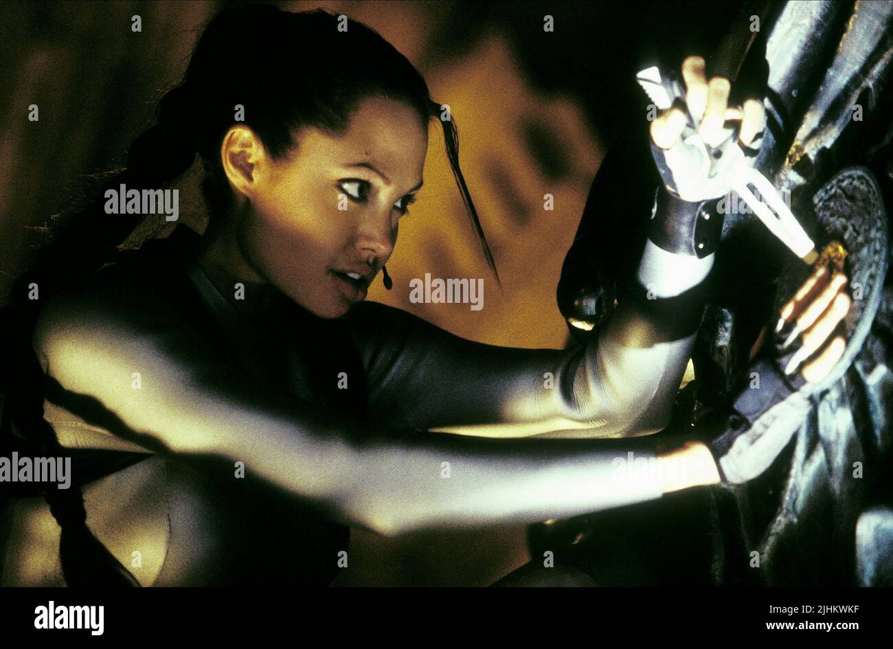 Angelina jolie lara croft tomb raider hi-res stock photography and ...