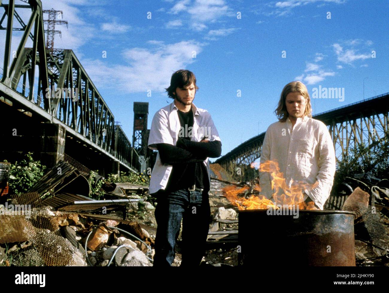 ASHTON KUTCHER, ELDEN HENSON, THE BUTTERFLY EFFECT, 2004 Stock Photo