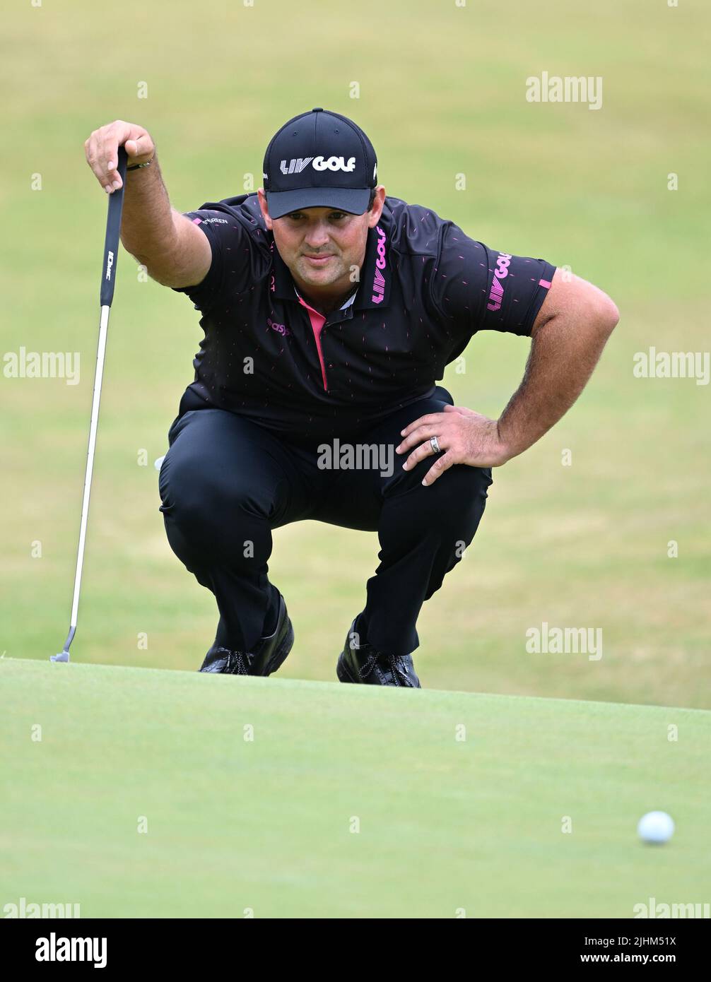 150th Open GolfChampionships, St Andrews, July 17th 2022 Patrick Reed (USA) one of the LIV Golf tour players seen on the 18th wearing LIV Golf brandin Stock Photo