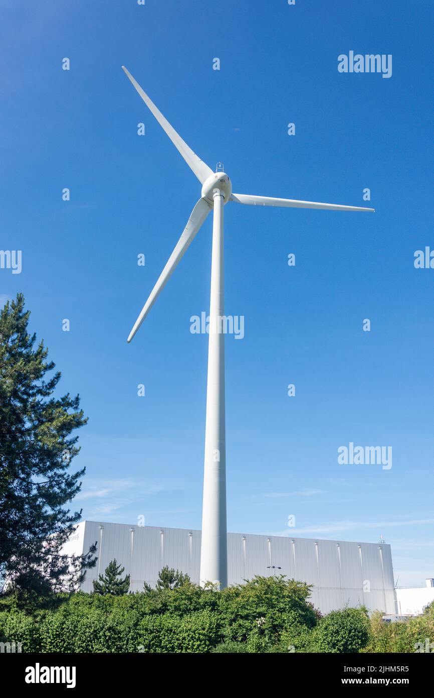 Giant wind turbine, Parklands, Crick, Northamptonshire, England, United Kingdom Stock Photo