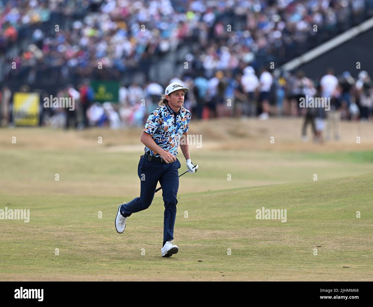 150th Open GolfChampionships, St Andrews, July 16th 2022 Cameron Smith (AUS) runs to see where his shot landed at the 4th during the 3rd round at the Stock Photo