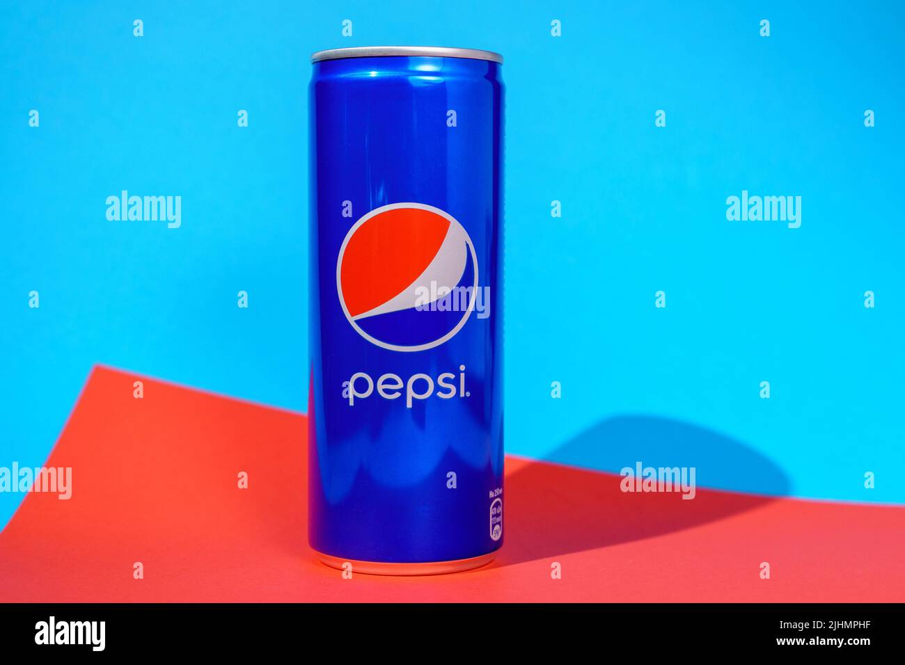 Pepsi can 2022 hi-res stock photography and images - Alamy