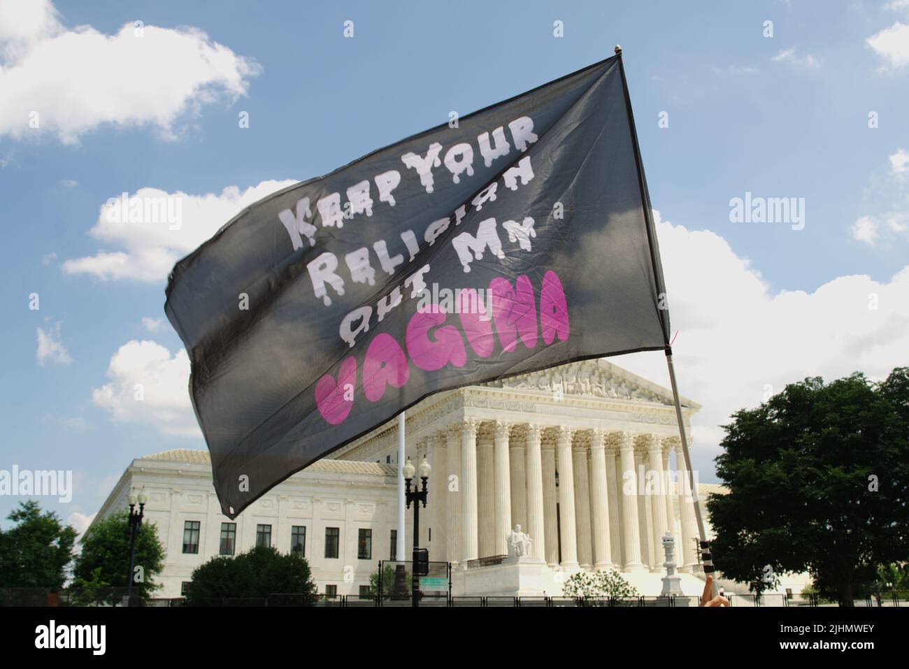 Washington, DC, 19 Jul 2022, A flag protesting the end of Roe v. Wade flies near the U.S. Supreme Court. Credit: Philip Yabut/Alamy Live News Stock Photo