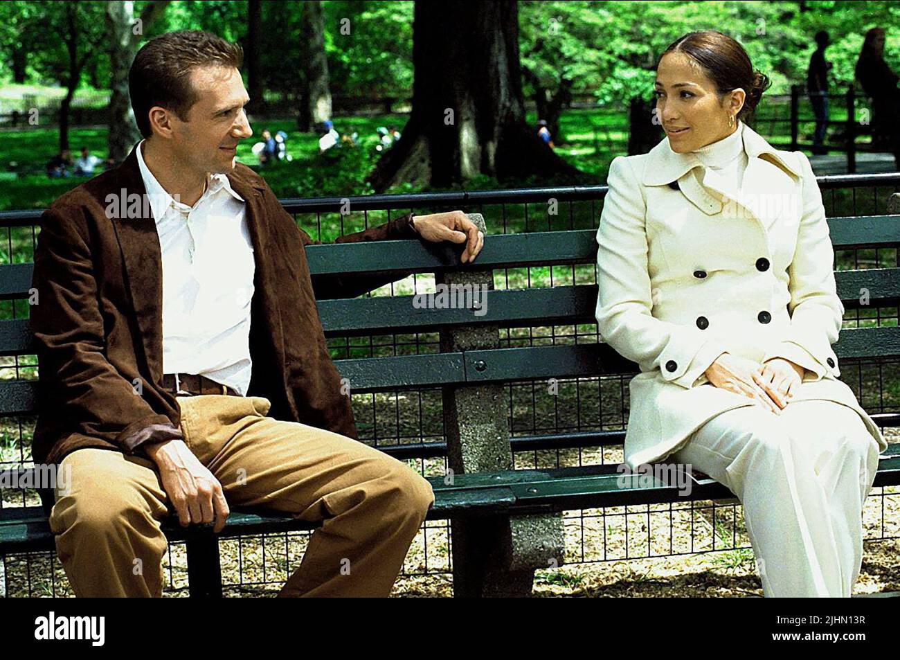RALPH FIENNES, JENNIFER LOPEZ, MAID IN MANHATTAN, 2002 Stock Photo - Alamy