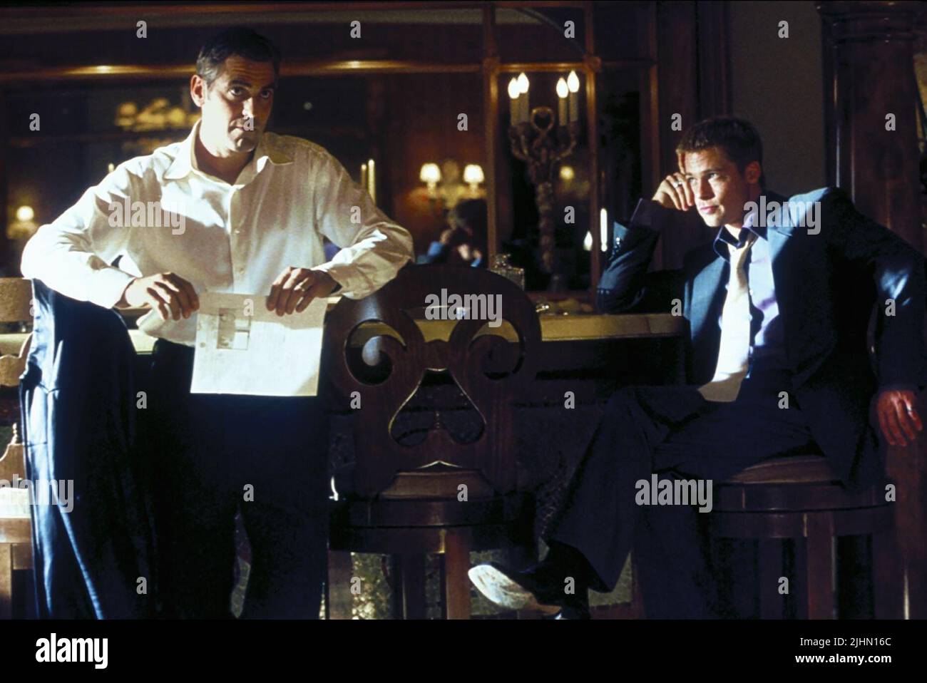 GEORGE CLOONEY, BRAD PITT, OCEAN'S ELEVEN, 2001 Stock Photo - Alamy