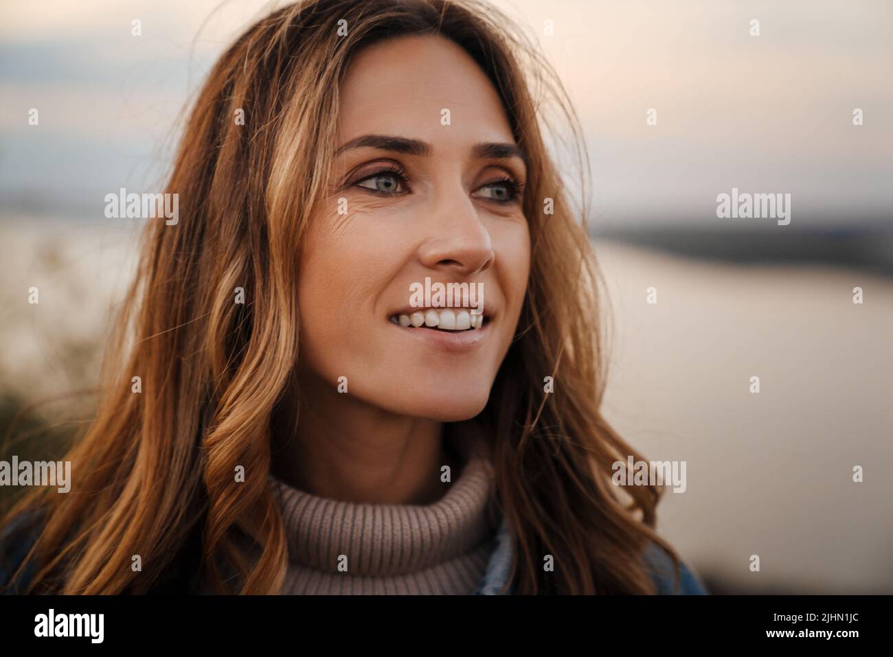 Ginger white woman in hi-res stock photography and images - Alamy