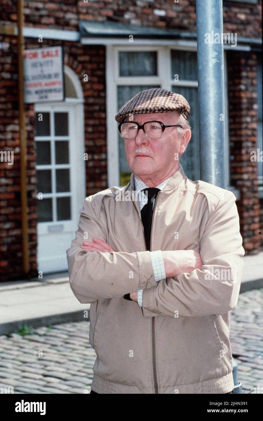 BILL WADDINGTON, CORONATION STREET, 1988 Stock Photo Alamy