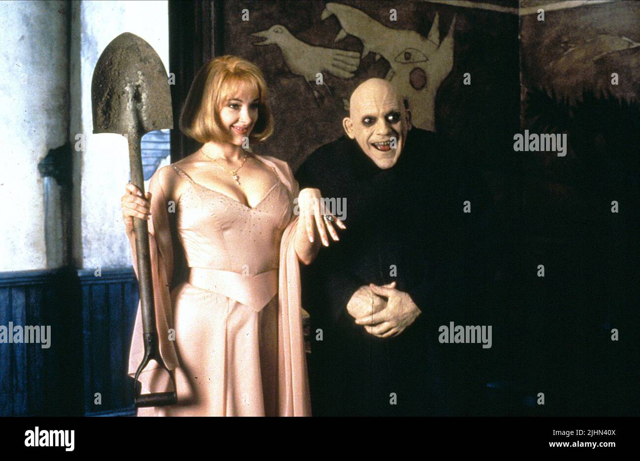 Podemos hablar de lo identificable que era Joan Cusack en Toys (1992)? :  r/aspiememes, image size:1300x937