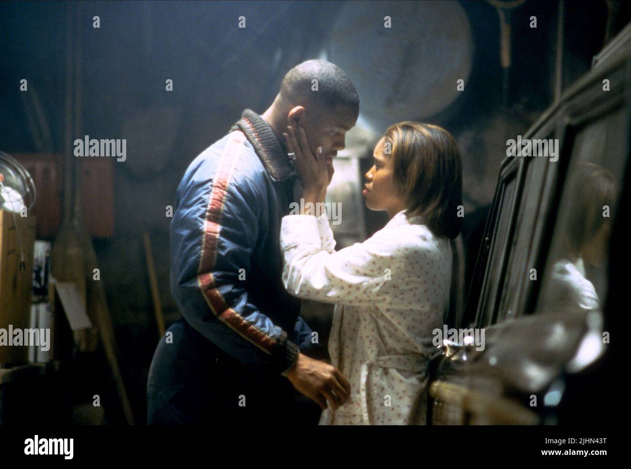 WILL SMITH REGINA KING ENEMY OF THE STATE 1998 Stock Photo Alamy Will smith regina king enemy of the state 1998 stock photo alamy
