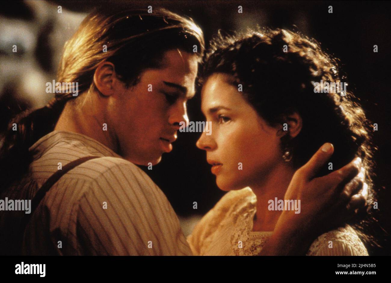 BRAD PITT, JULIA ORMOND, LEGENDS OF THE FALL, 1994 Stock Photo