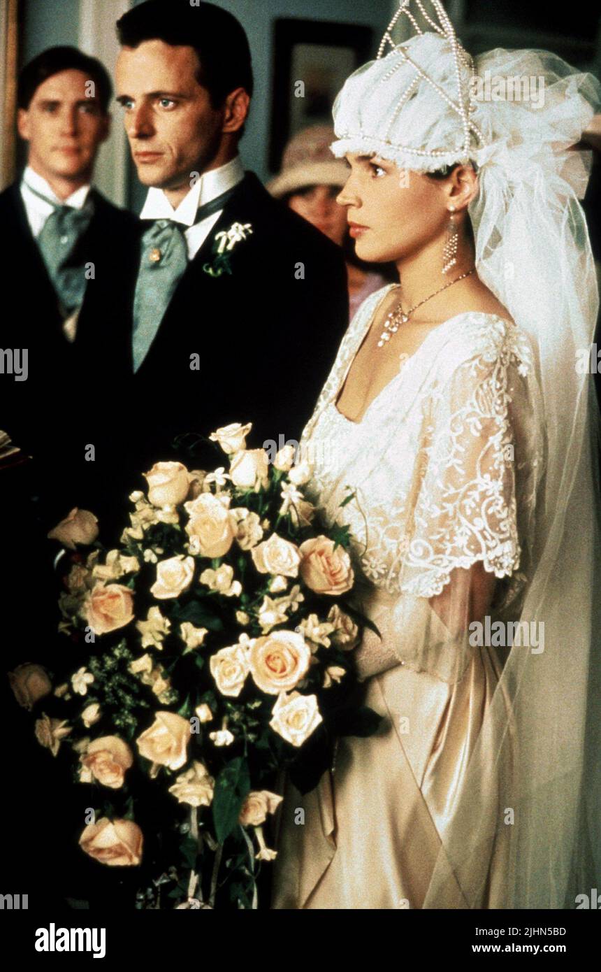 AIDAN QUINN, JULIA ORMOUND, LEGENDS OF THE FALL, 1994 Stock Photo