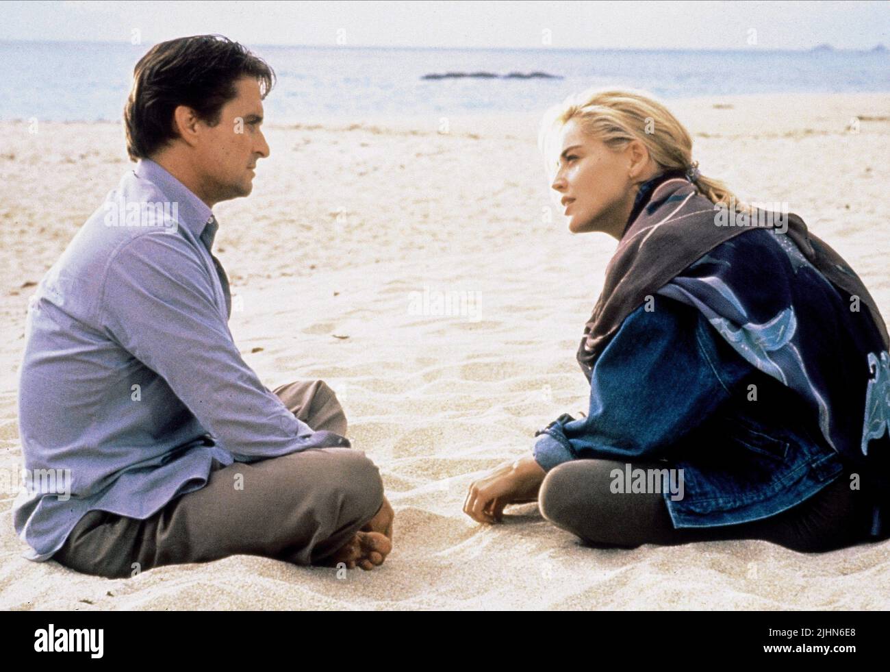 MICHAEL DOUGLAS, SHARON STONE, BASIC INSTINCT, 1992 Stock Photo